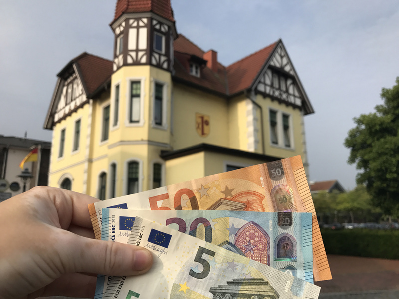 finanzen, Haushalt, Haushaltsausschuss, Stadtrat, Beschluss, Geldmittel, Zuschüsse, Steuern, Einnahmen, Ausgaben